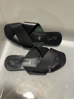 Seychelles Total Relaxation Black Leather Sandals
Seychelles